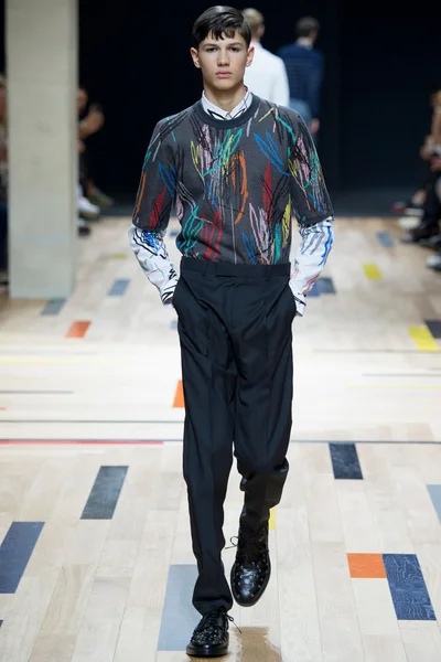 Look 37